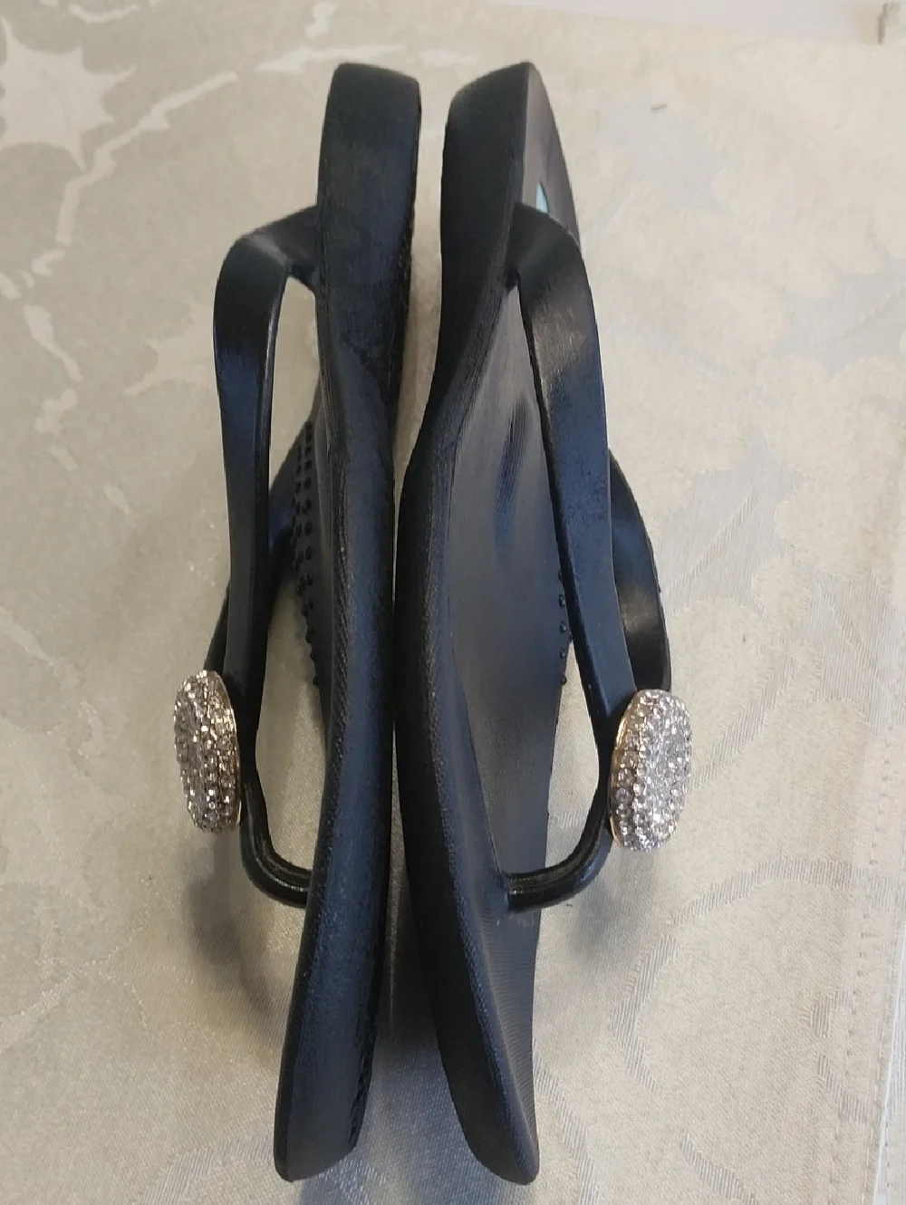 Oka-B NWOT Women's Rhinestone Jewel Flip Flop Sandals Size 10 Black Arch Support